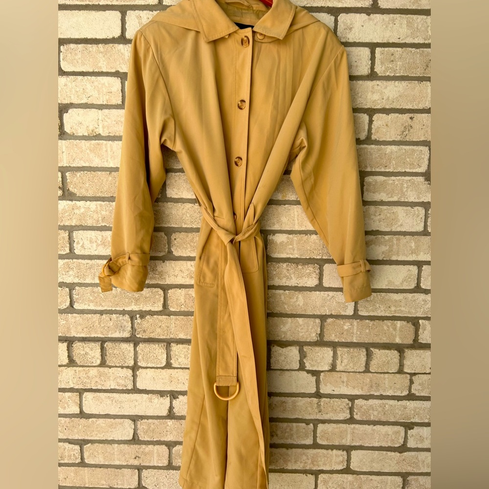 Totes buttercream top/rain coat